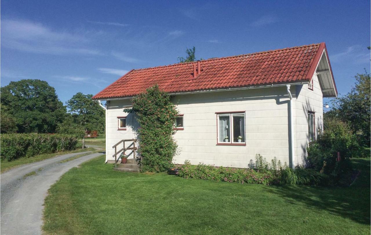 1 Bedroom Beautiful Home In Lidkoeping Sjovik  Экстерьер фото