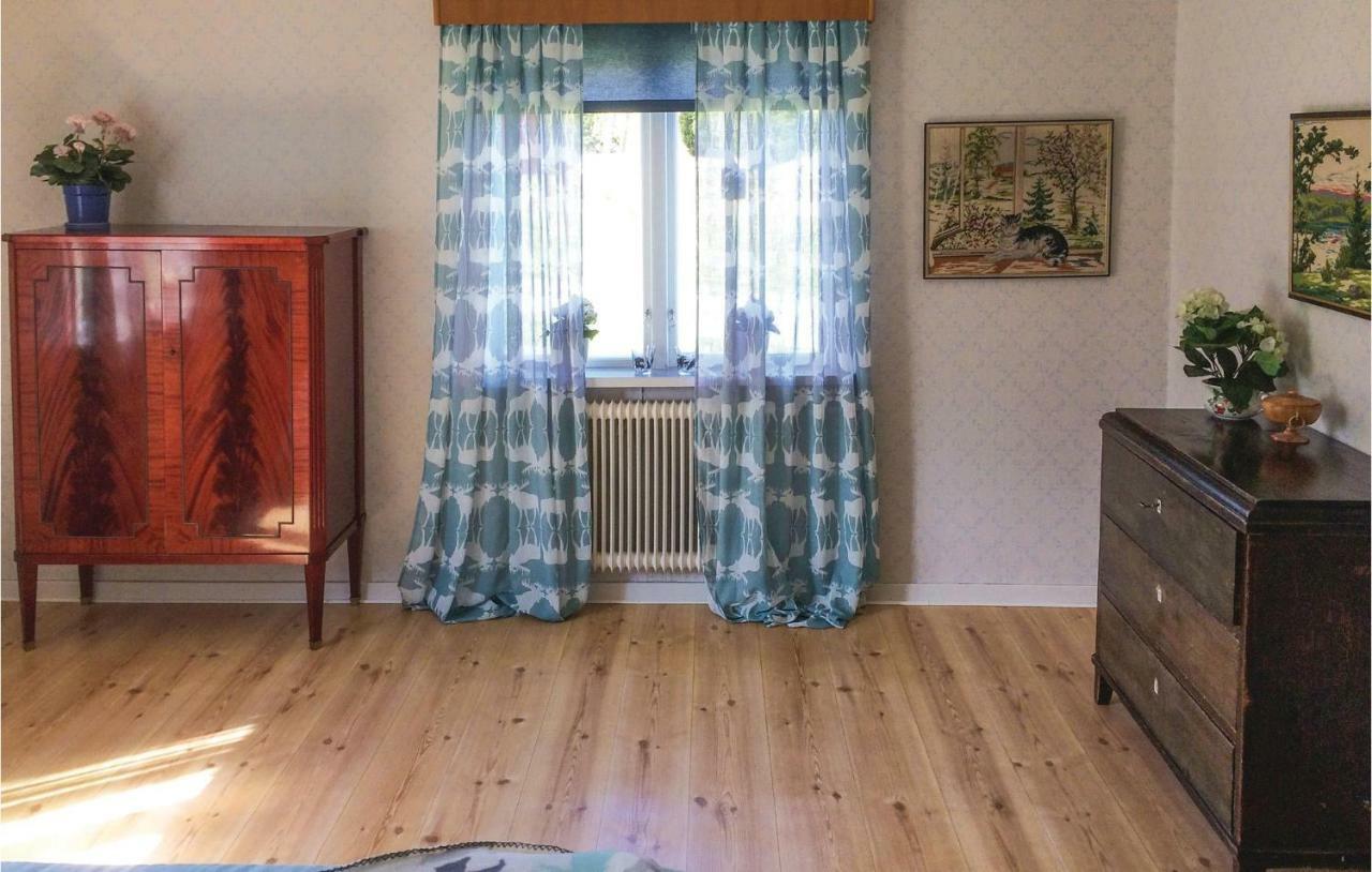1 Bedroom Beautiful Home In Lidkoeping Sjovik  Экстерьер фото